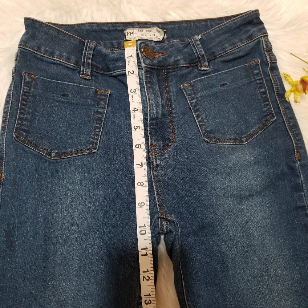 FREE PEOPLE Medium Blue Skinny jeans SIZE W27, With Pockets. - Picture 10 of 17